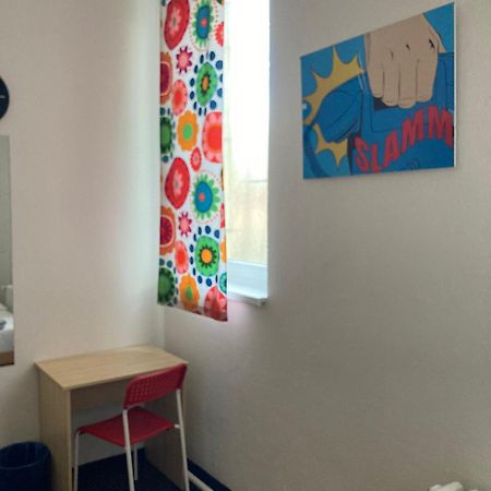 Hostel Praha Ladvi Екстер'єр фото