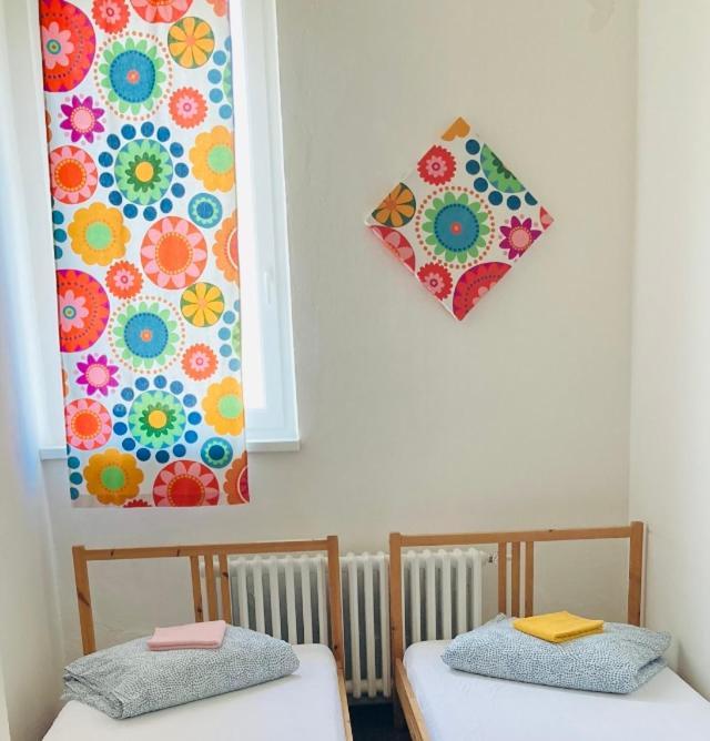 Hostel Praha Ladvi Екстер'єр фото