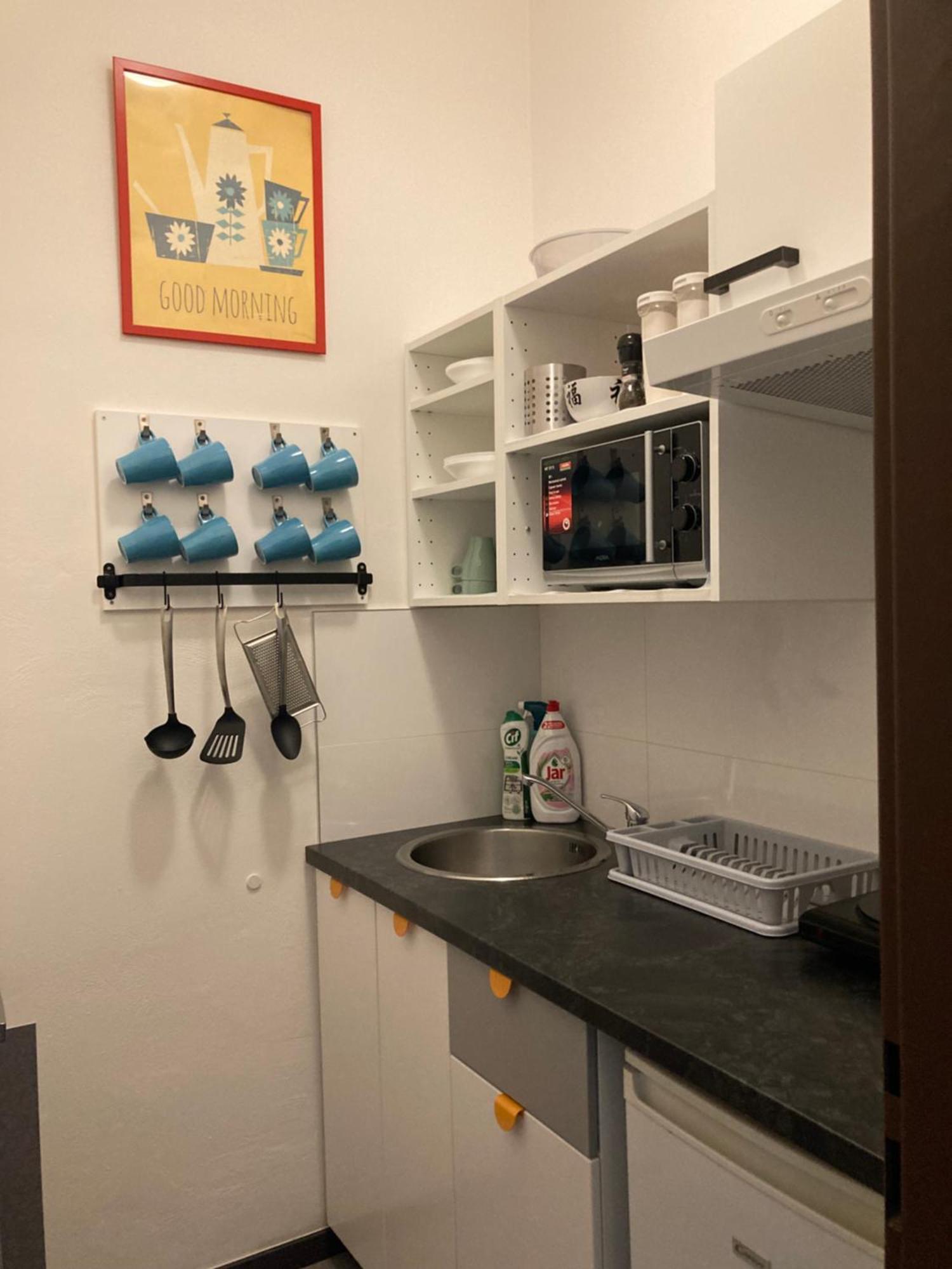 Hostel Praha Ladvi Екстер'єр фото