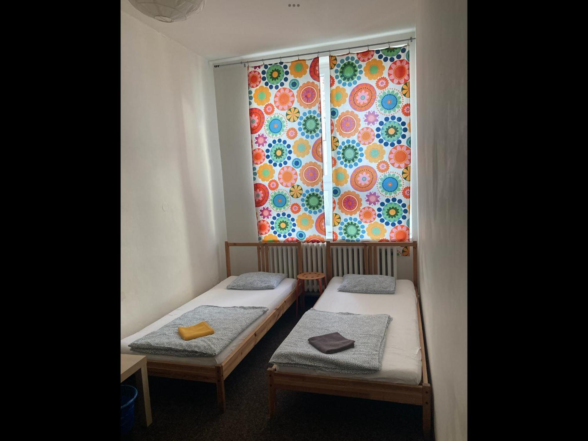 Hostel Praha Ladvi Екстер'єр фото